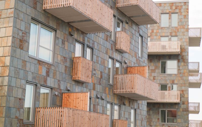 Hus med balkonger