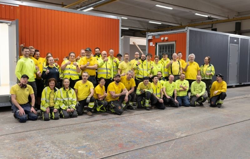 Gruppbild medarbetare Moelven Byggmodul i Kil