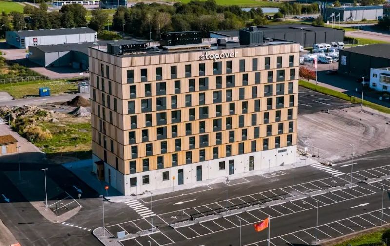 Hotellbyggnad i trä