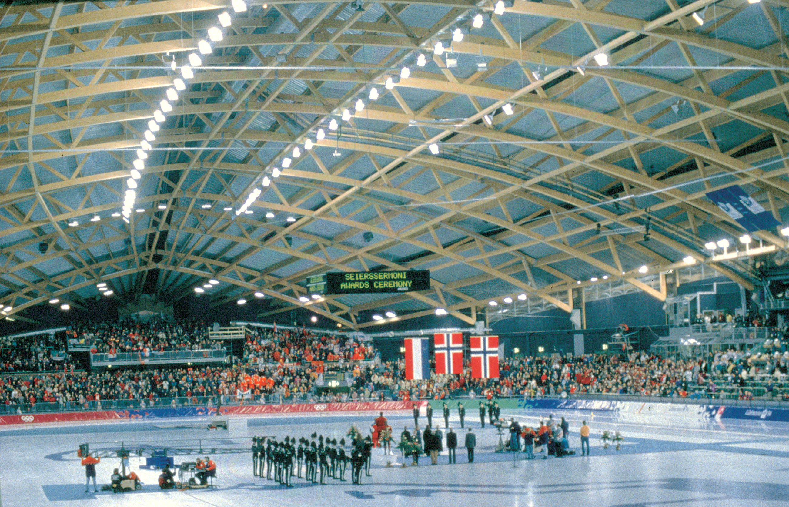 Vikingskipet med limtredragere