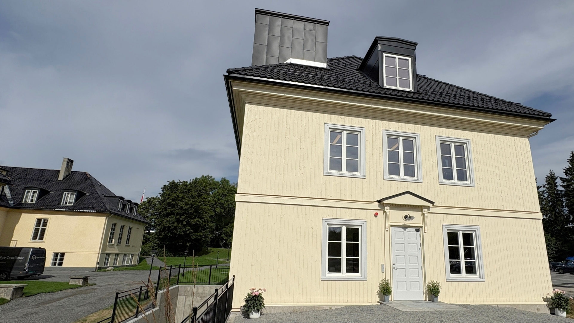 Fasadebilde av hybelbygget Nordfløyen på Blindern Studenterhjem.