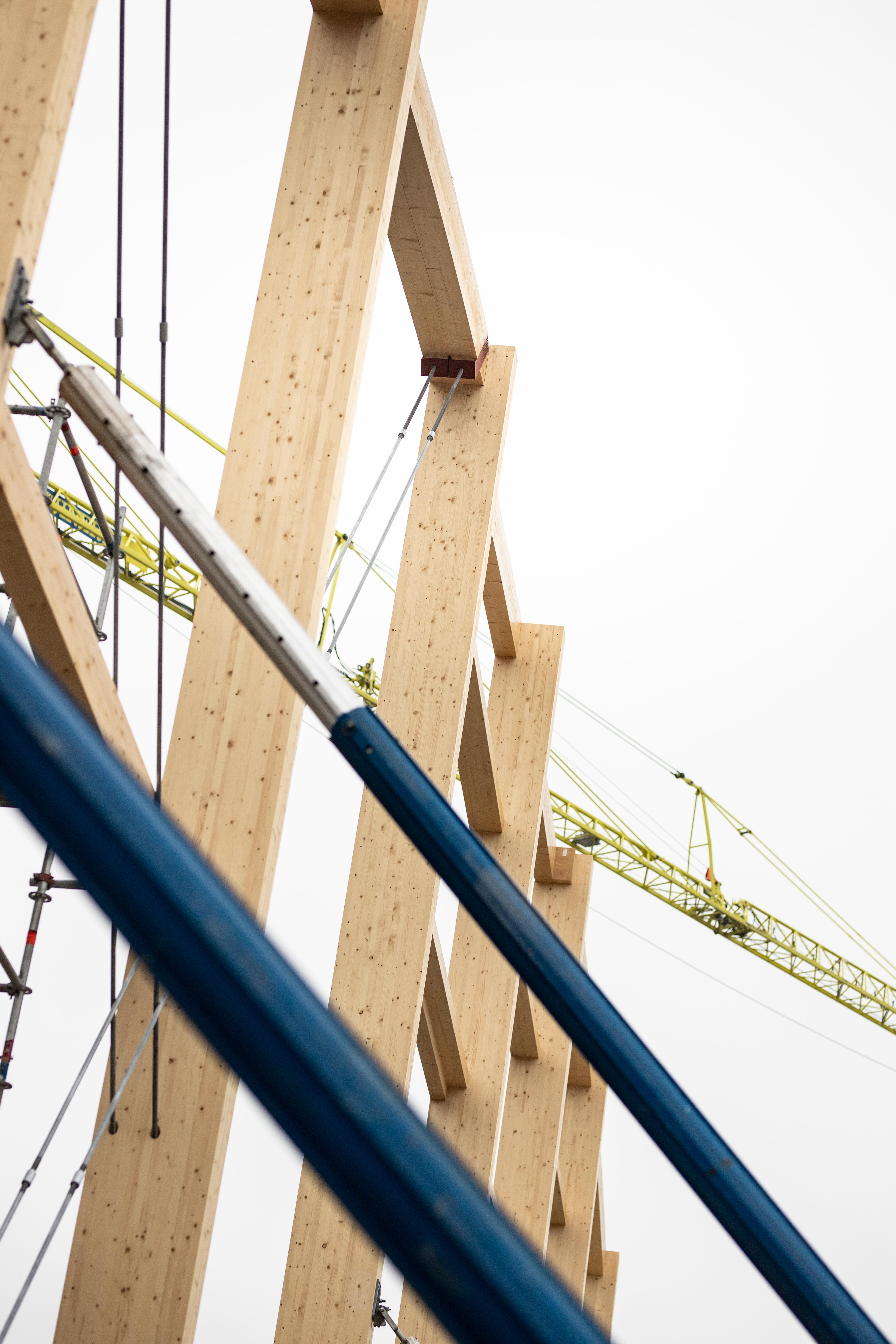 Första limträbågen