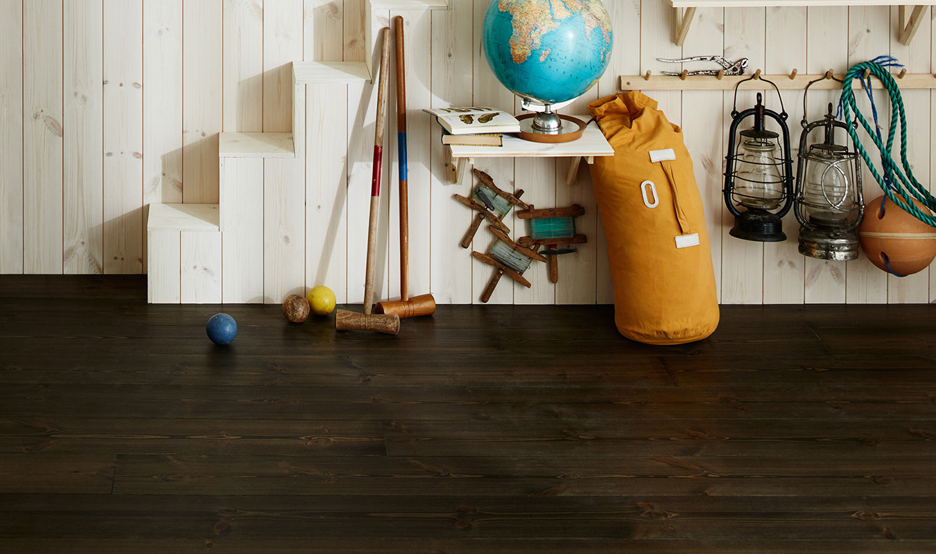 Moelvengolvet Etna Furu – behandlat med svart hårdvaxolja