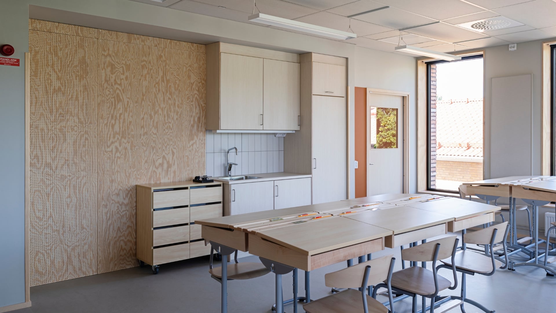 Vägg klädda med Perforerad Studiopanel.