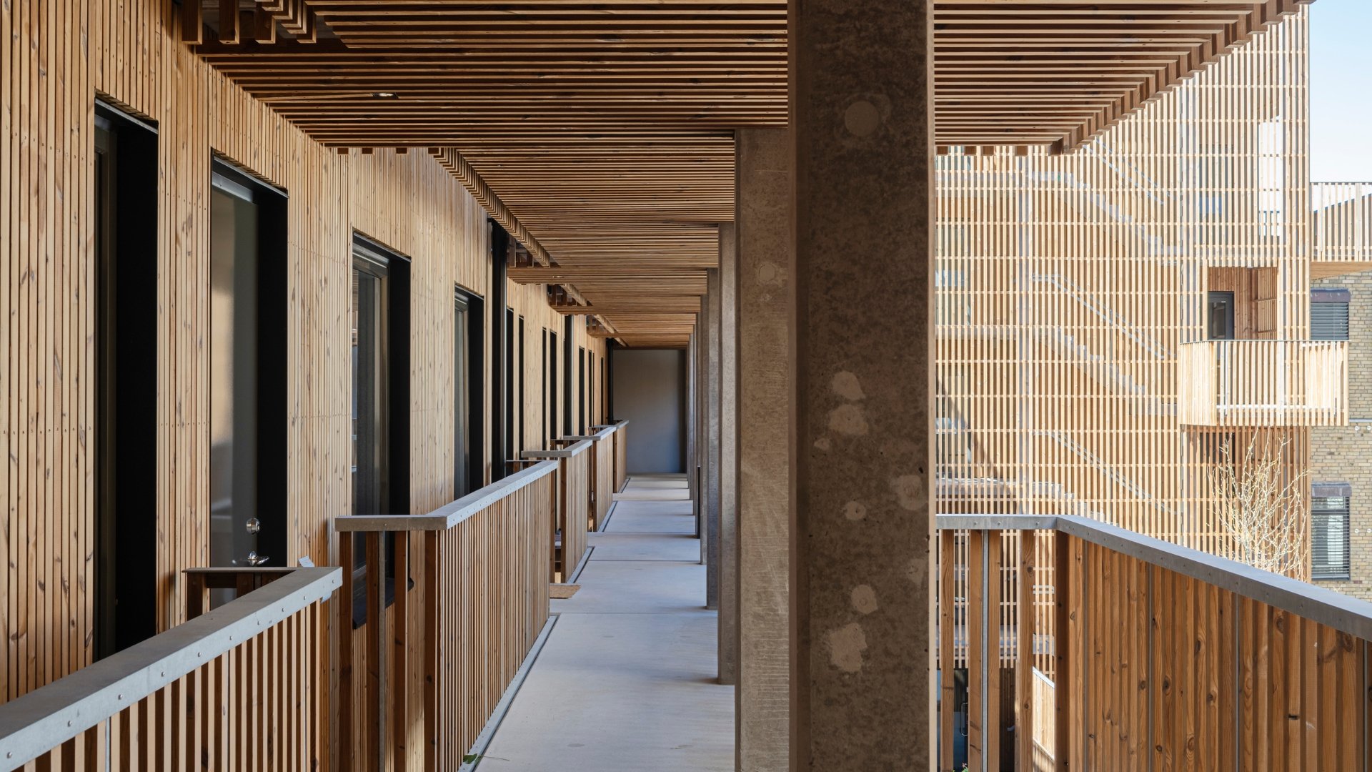 Fasad av ThermoWood med Vattenfast brandimpregnering.