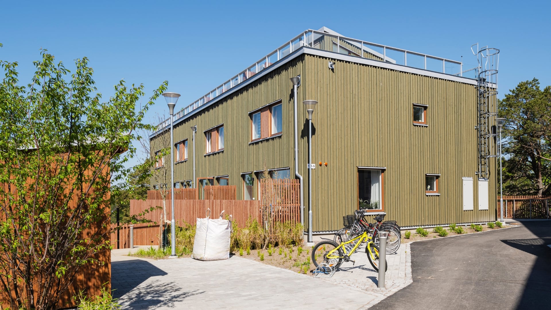 Fasad av ThermoWood med BT PIgment grön.