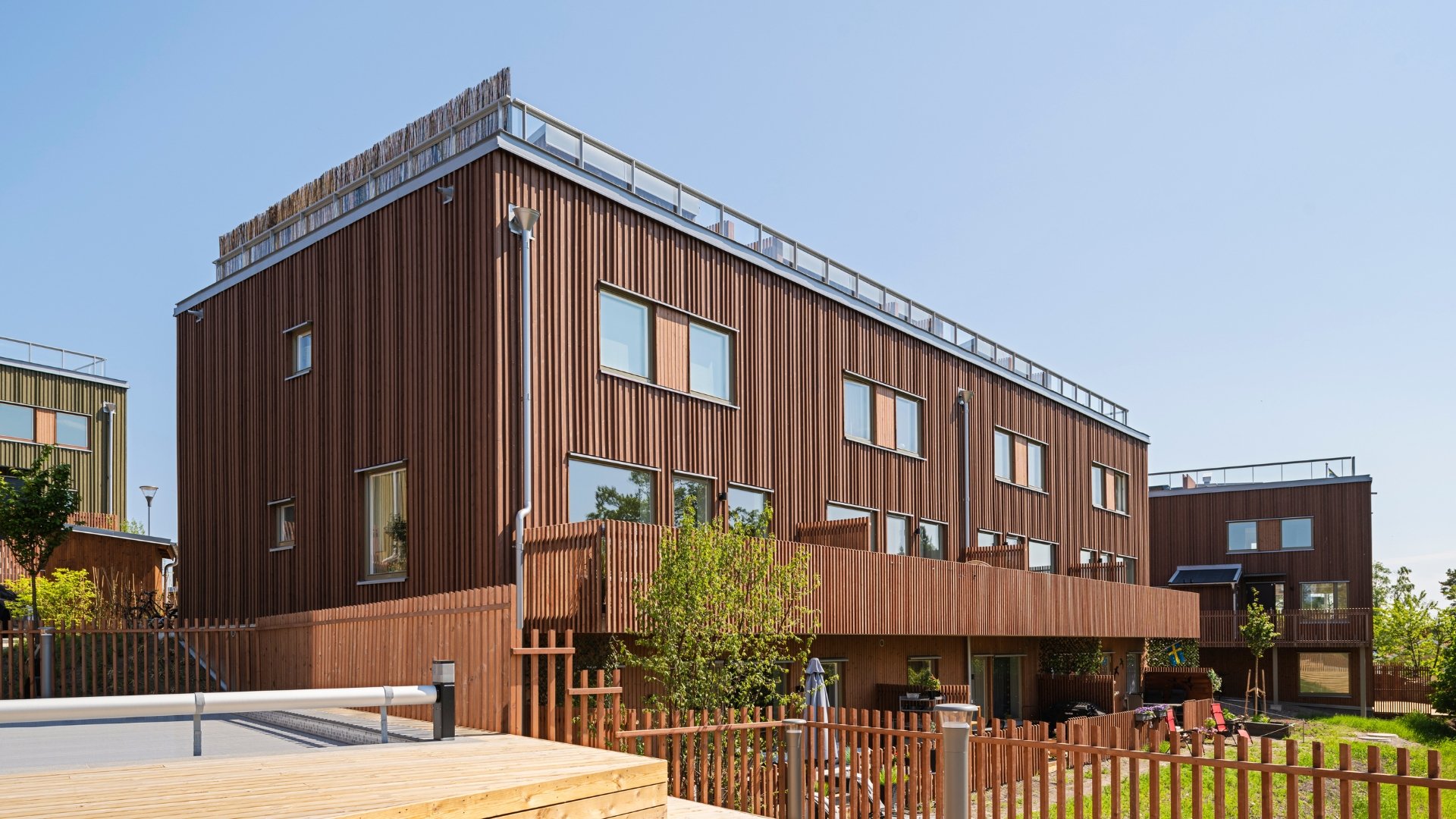 Fasad av ThermoWood med BT PIgment brun