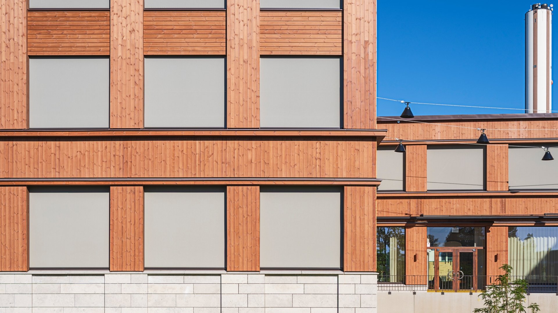 Fasad av ThermoWood BT Pigment Naturbrun