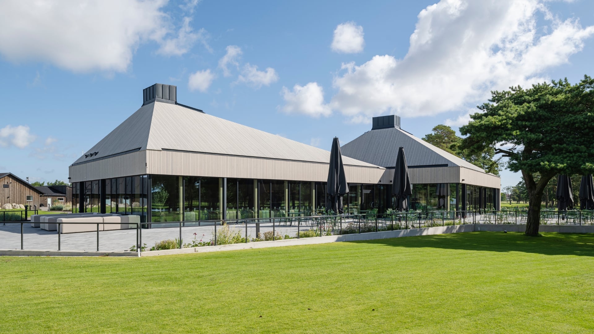 Fasad av ThermoWood med Premiumolja Patinagrå