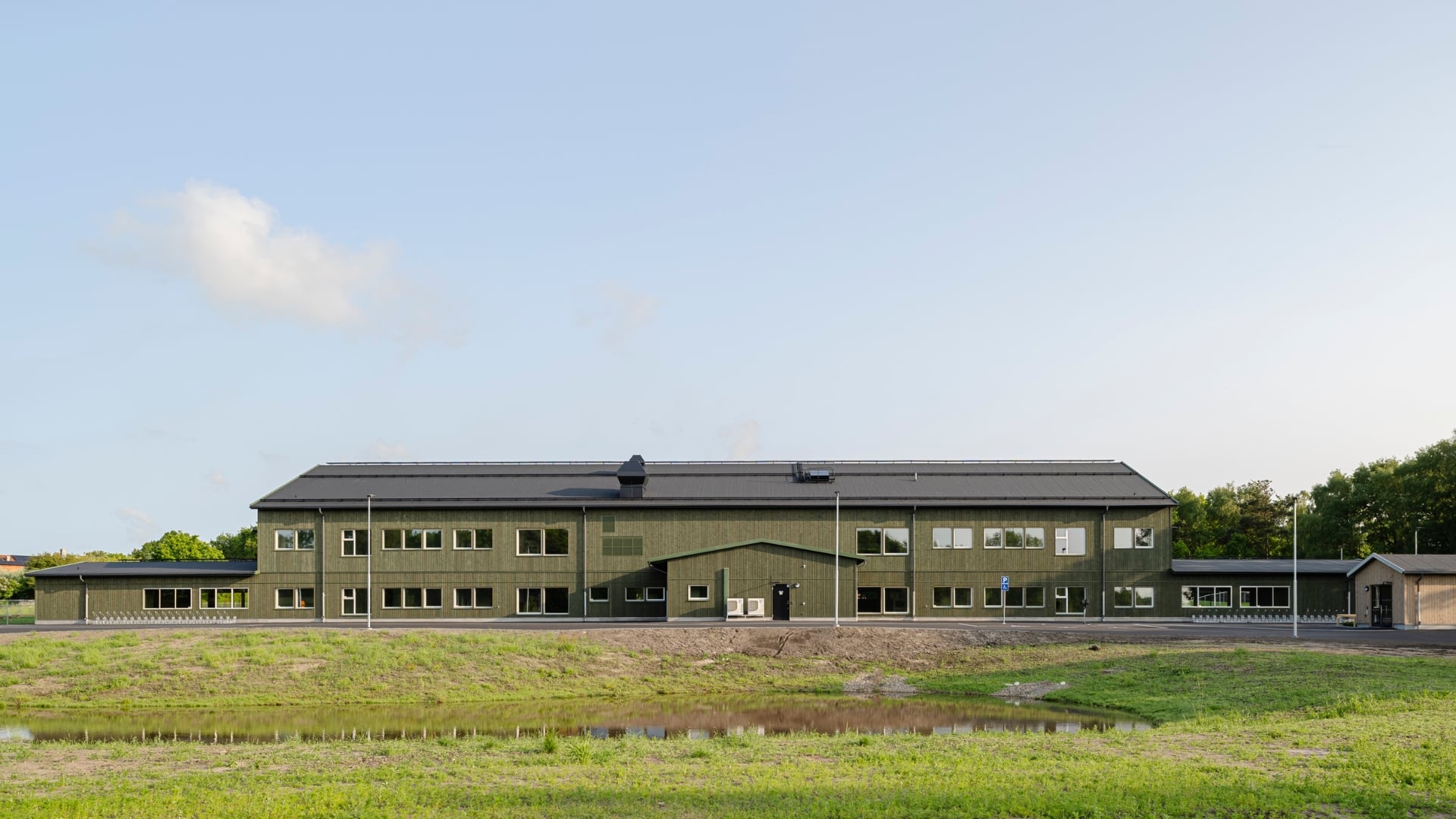 Limabacka förskola med fasad av Kärnfuru KulörOlja Grön.
