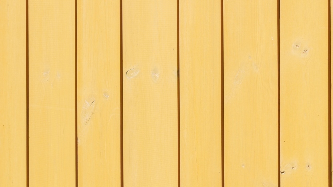 Fönster tillsammans med panel av ThermoWood BT Pigment Silver