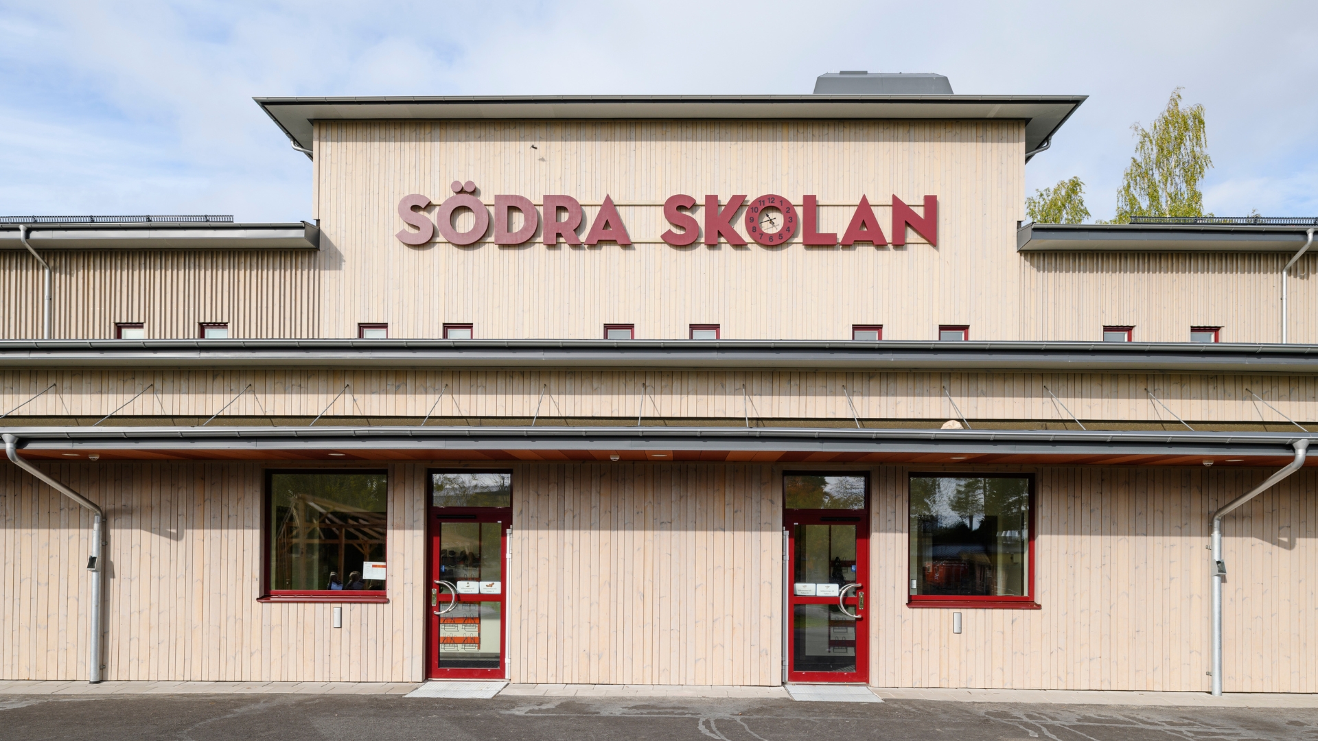 Fasad med panel av ThermoWood med PremiumOlja Patinagrå.