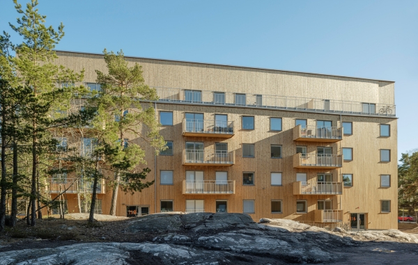 Flervåningshus med fasad av ThermoWood