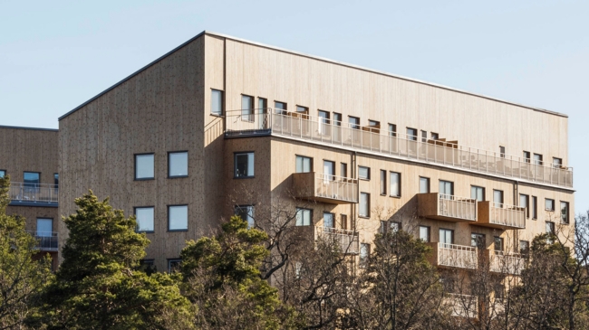 Flervåningshus med träfasad av ThermoWood