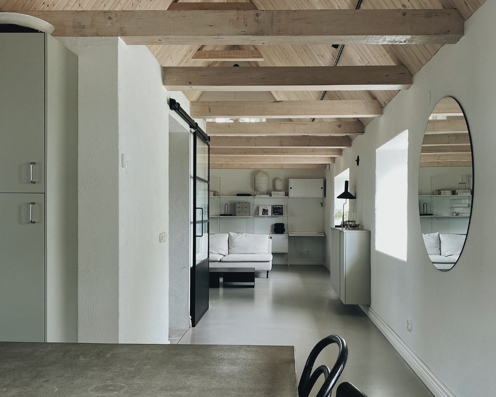 Bilde av suen sett fra kjøkkenet